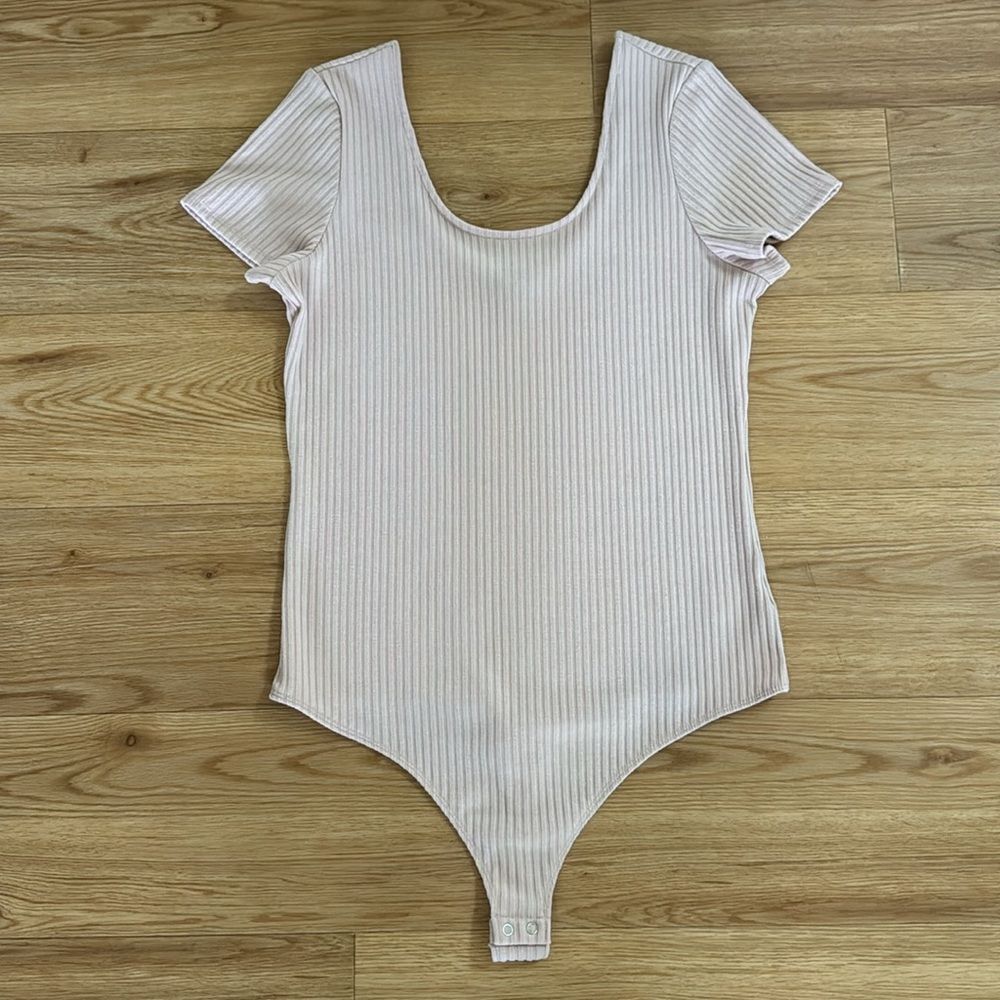 Express Womens Ribbed Blush Scoop Neck Short Sleeve Bodysuit Size XL Minimalist